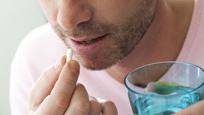 Assunzione di integratori alimentari e vitamine per aumentare la potenza